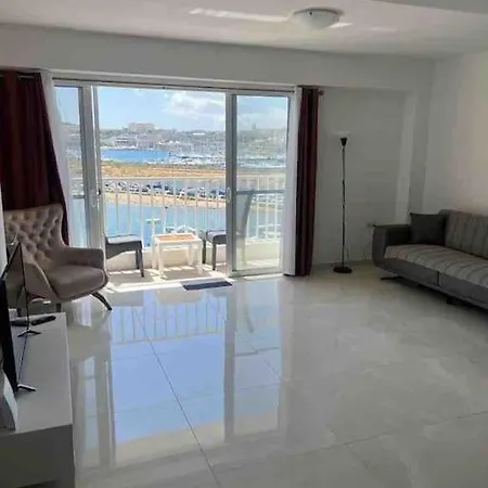 Seafront C * Gzira